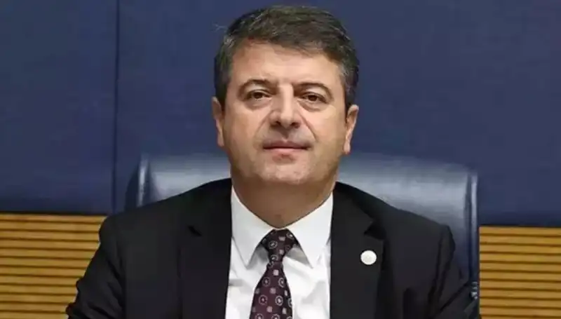 Adıyaman Belediye Başkanı Abdurrahman Tutdere Görevine İade Edildi: Kamuoyundan Tepkiler