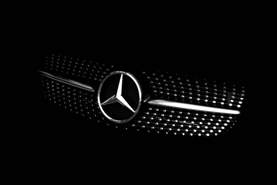 Mercedes-Benz, Rusya'daki Faaliyetlerini Durdurduğunu Açıkladı