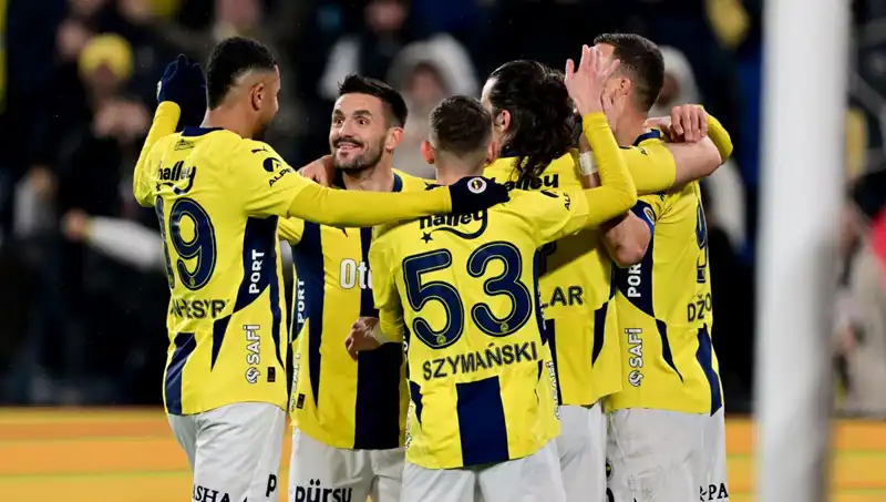 Kadıköy'de Maç Gecesi: Takımlar Galibiyet İçin Mücadele Edecek!
