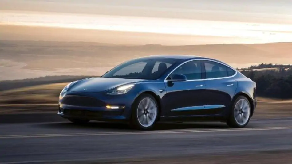 Tesla Model 3, Test Edilirken Objektiflere Yakalandı