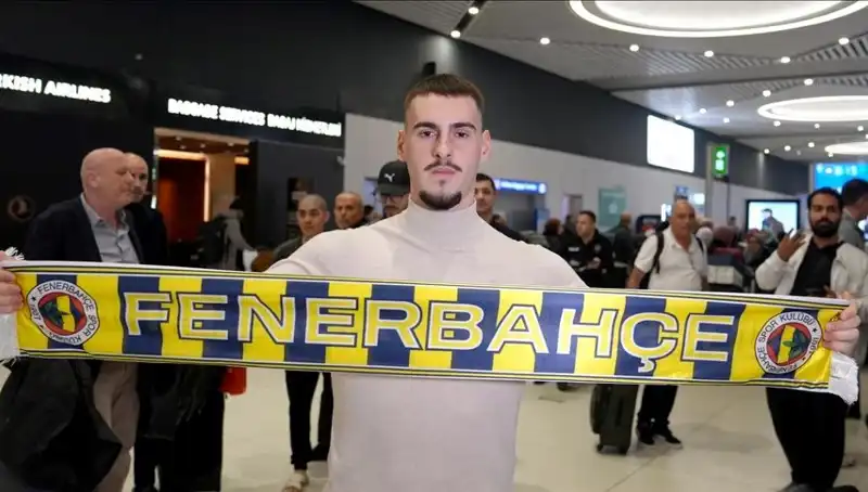 Fenerbahçe, Genç Yıldız Mimovic'in Lisansını Çıkardı: Transferin Ayrıntıları Neler?