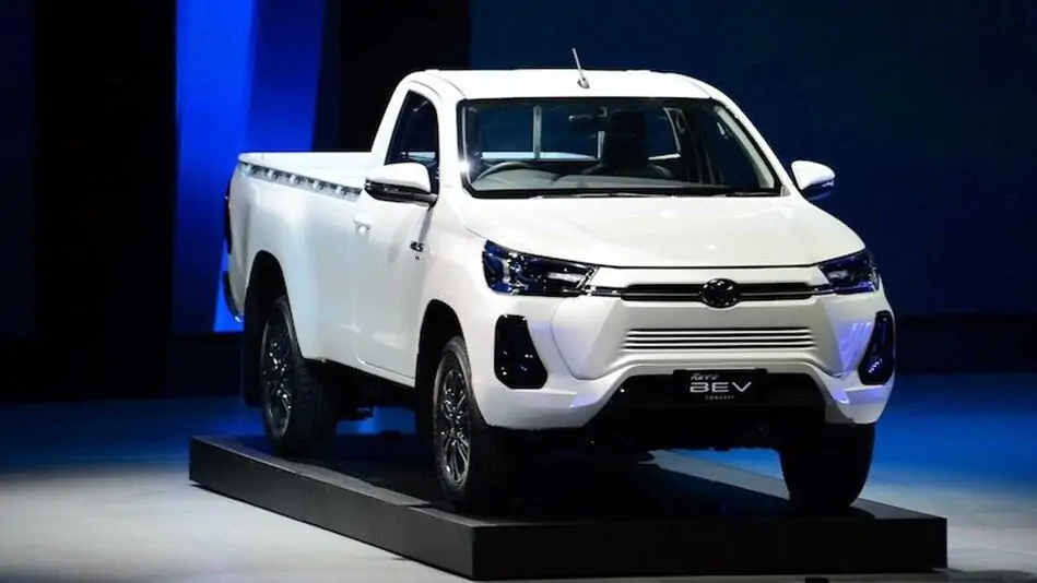 Toyota, Elektrikli Hilux Konseptini Tayland'da Sergiledi