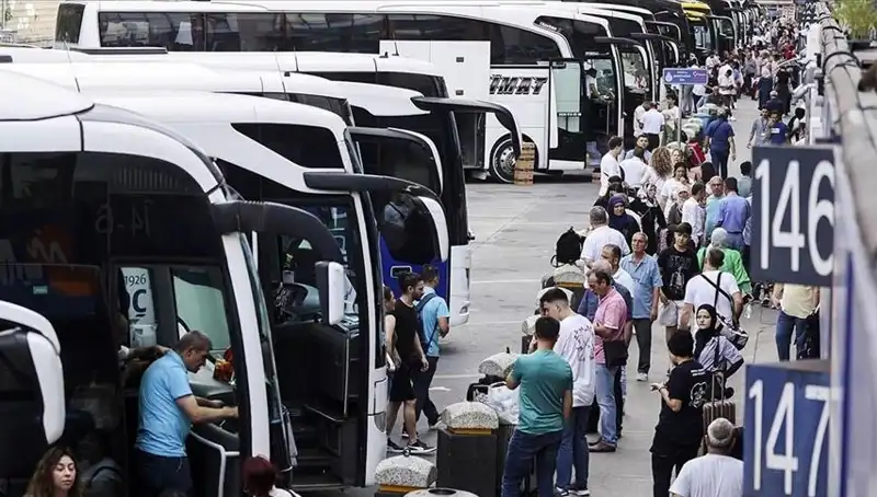 İstanbul'dan 2022'de Ayrılanların Sayısı Şaşırtıcı: 369 Bin 453 Kişi Veda Etti