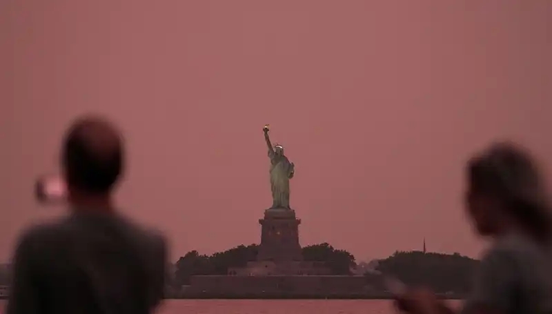 Kanada Orman Yangınları: New York'u Saran Dumanların Etkileri