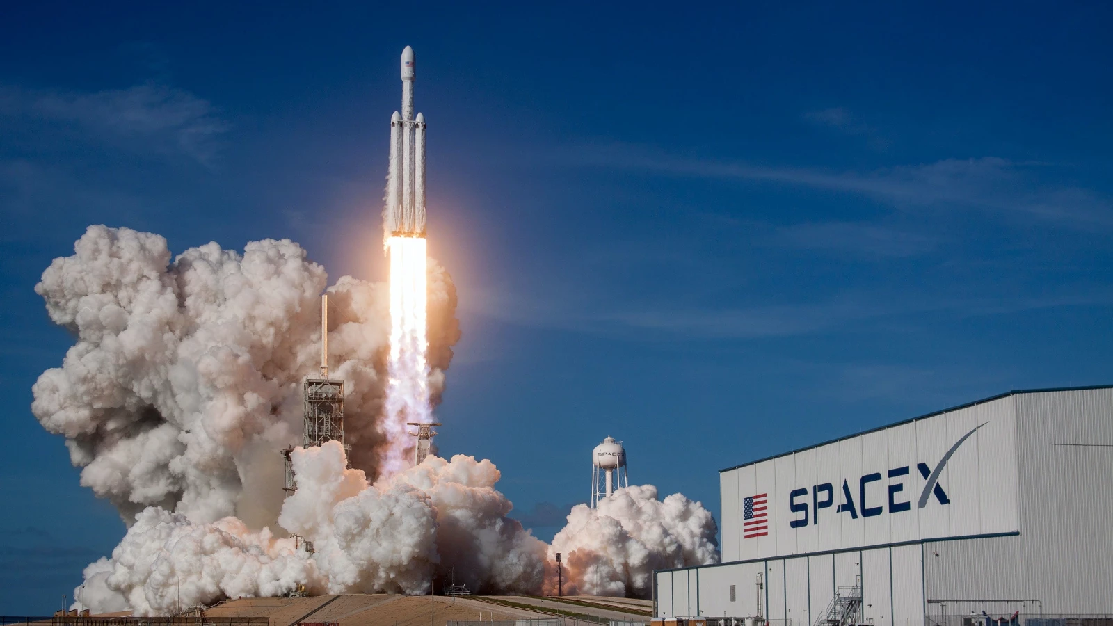 SpaceX Uzay'a 49 Uydu Daha Fırlattı