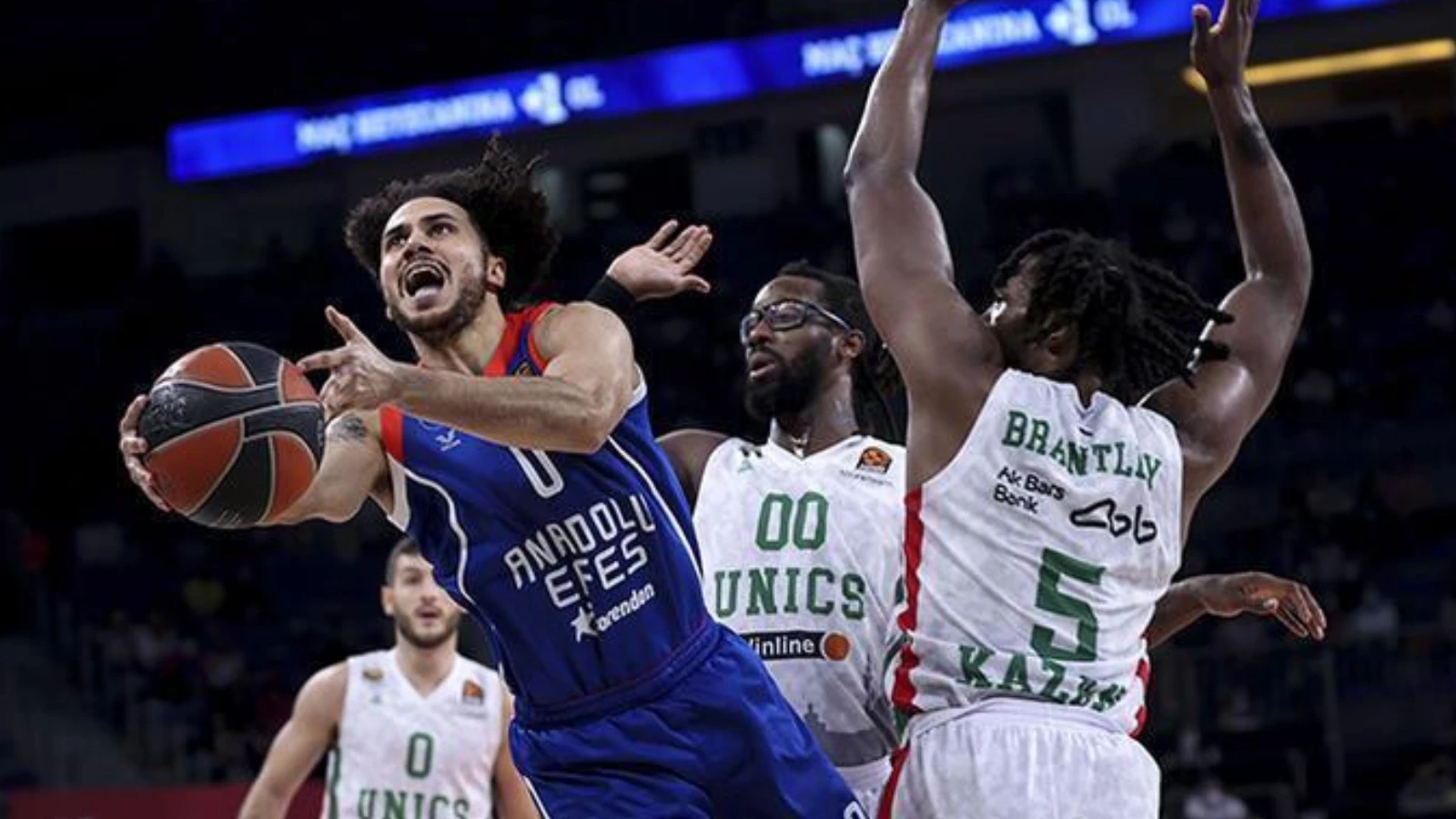 Anadolu Efes Panathinaikos : 82-81 (Maç Sonucu)