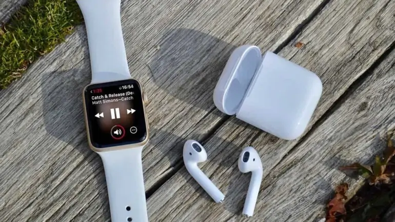 Apple’ın AirPods Lite ve Büyük Ekranlı Akıllı Saat Planı