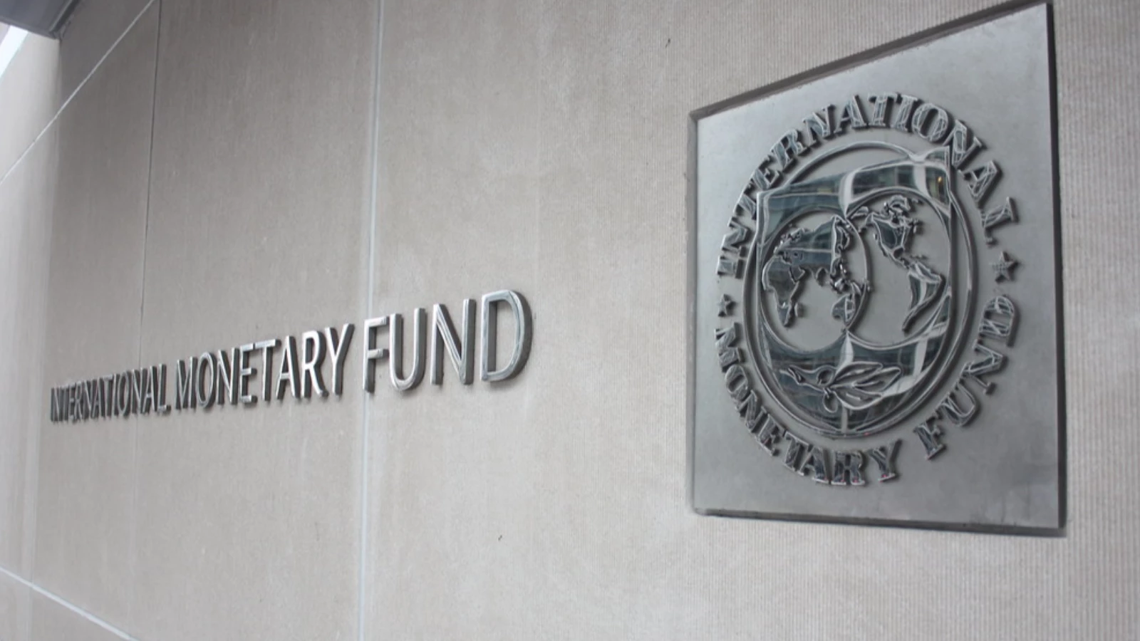 IMF, Japonya'dan Vergi Artışı İstedi