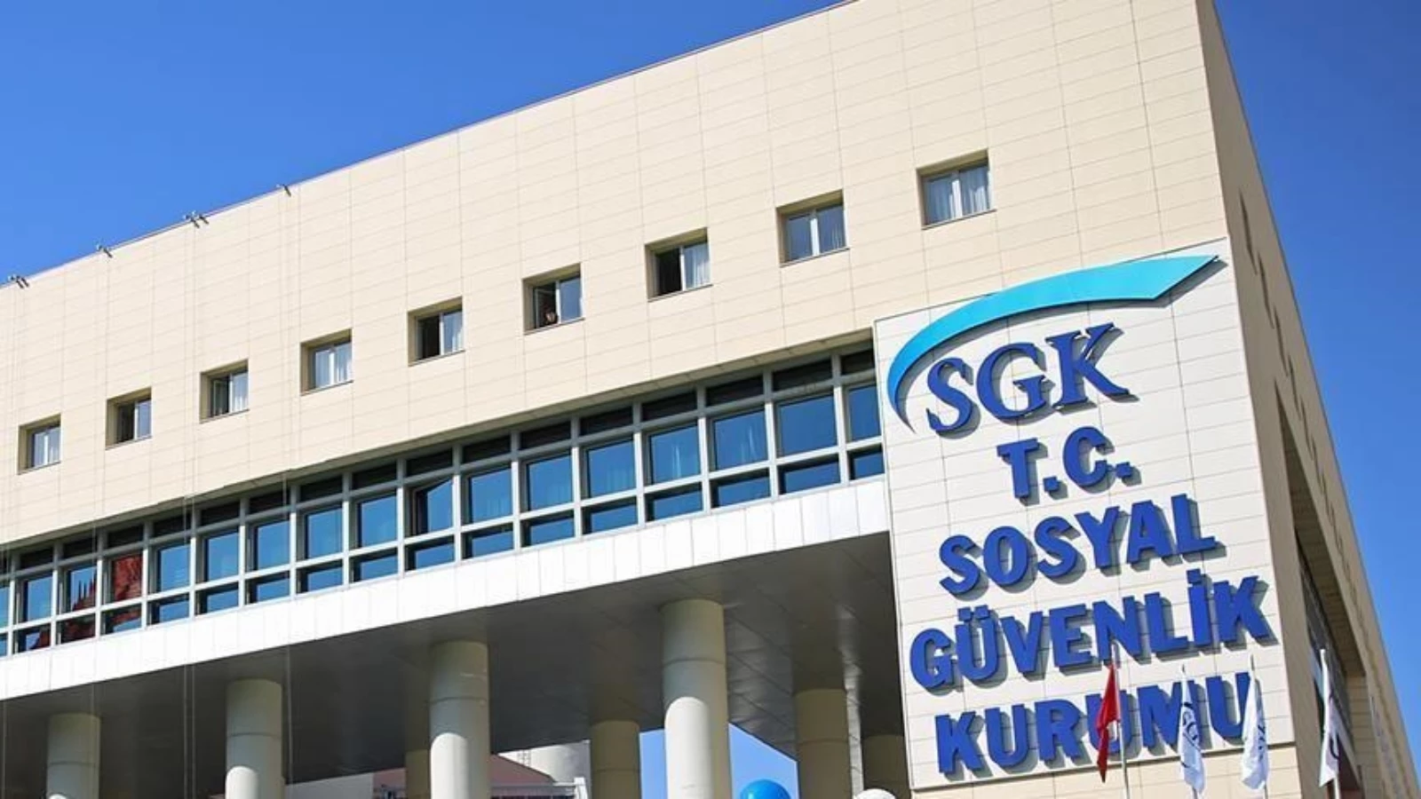 SGK'ya 305 milyon adet başvuru geldi