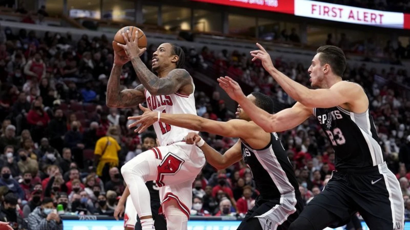 NBA'de Bulls, Spurs'ü DeRozan'ın 40 sayısıyla yendi