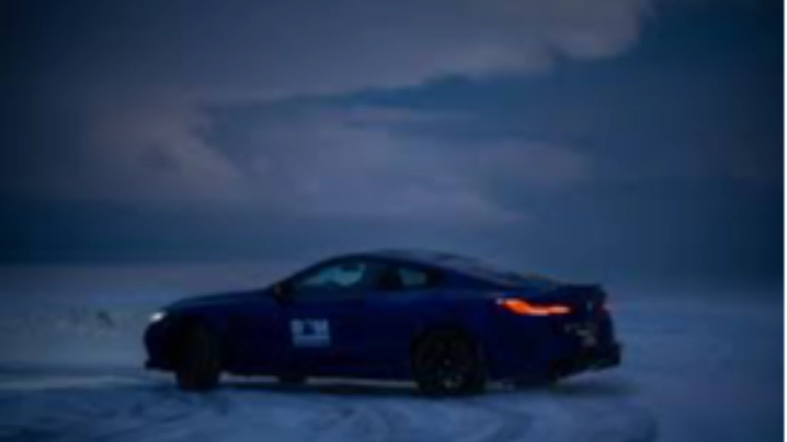 BMW M8 Gece Karda Çılgın Drift Videosu