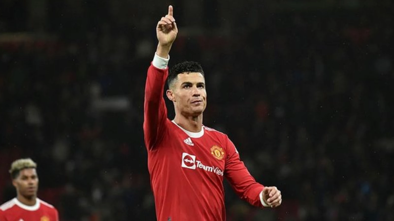 Manu'da Çarşı Karıştı ! Gençler Ronaldo'ya İsyan Çıkardı!