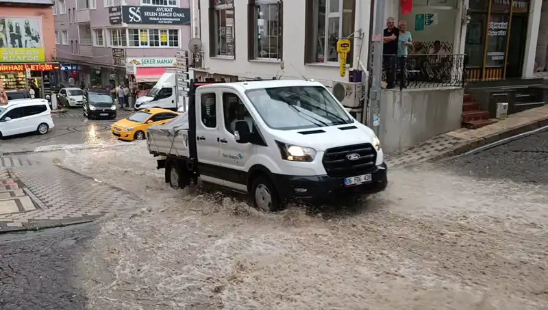 10 Dakikalık Sağanak, Şehri Su Altında Bıraktı: Yıkıcı Etkileri ve Tespitler