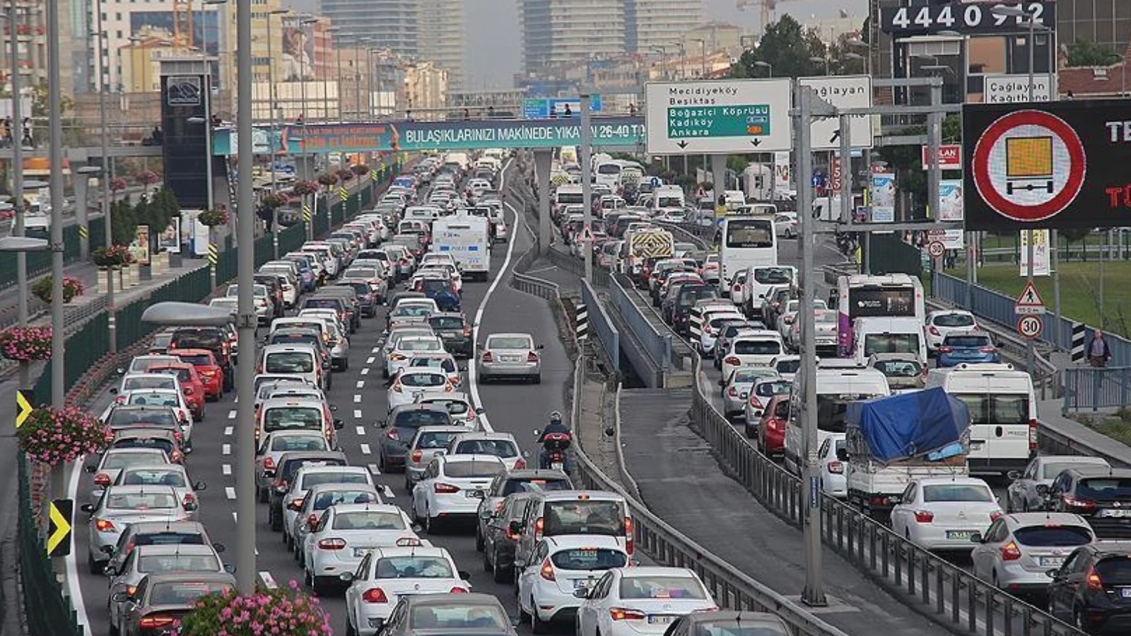 Trafiğe ocakta 75 bin 829 aracın kaydı yapıldı