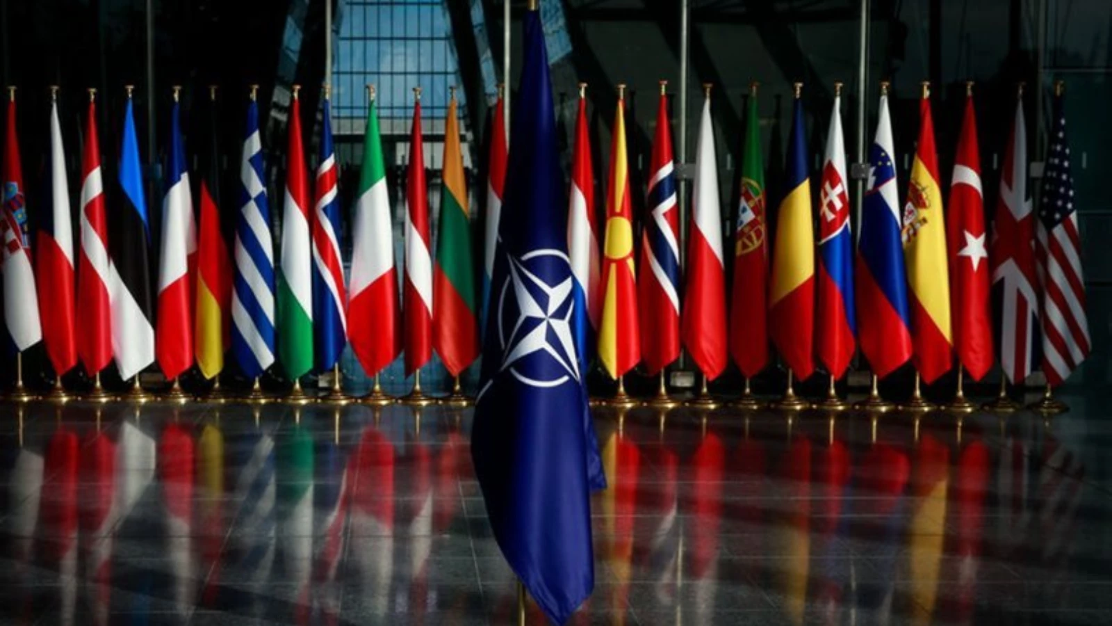 NATO, Ukrayna'ya asker veya uçak göndermeyecek