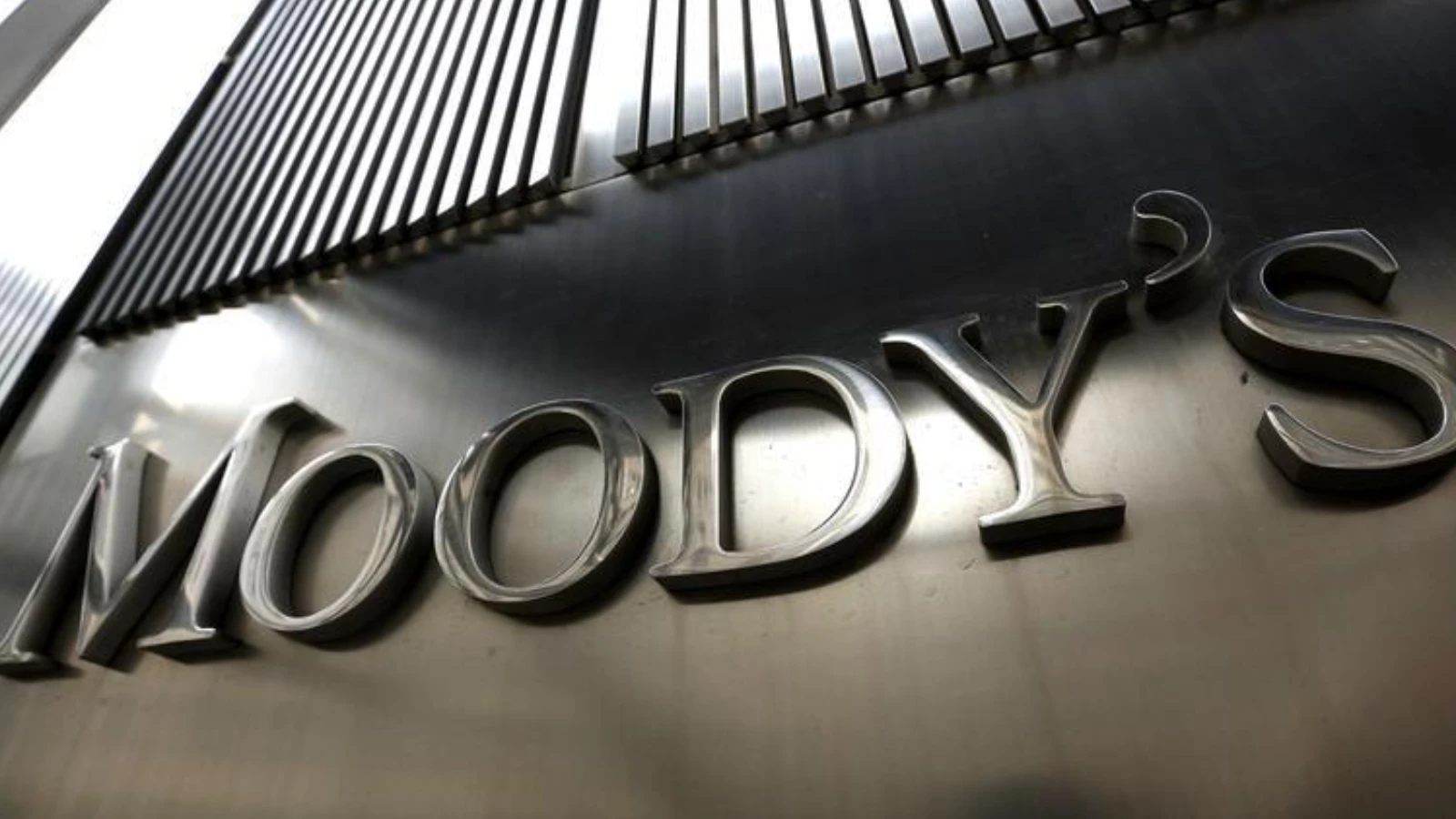 Moody's: Rusya'nın döviz transferlerini yasaklaması ülkenin kurumsal gücünü zayıflatıyor