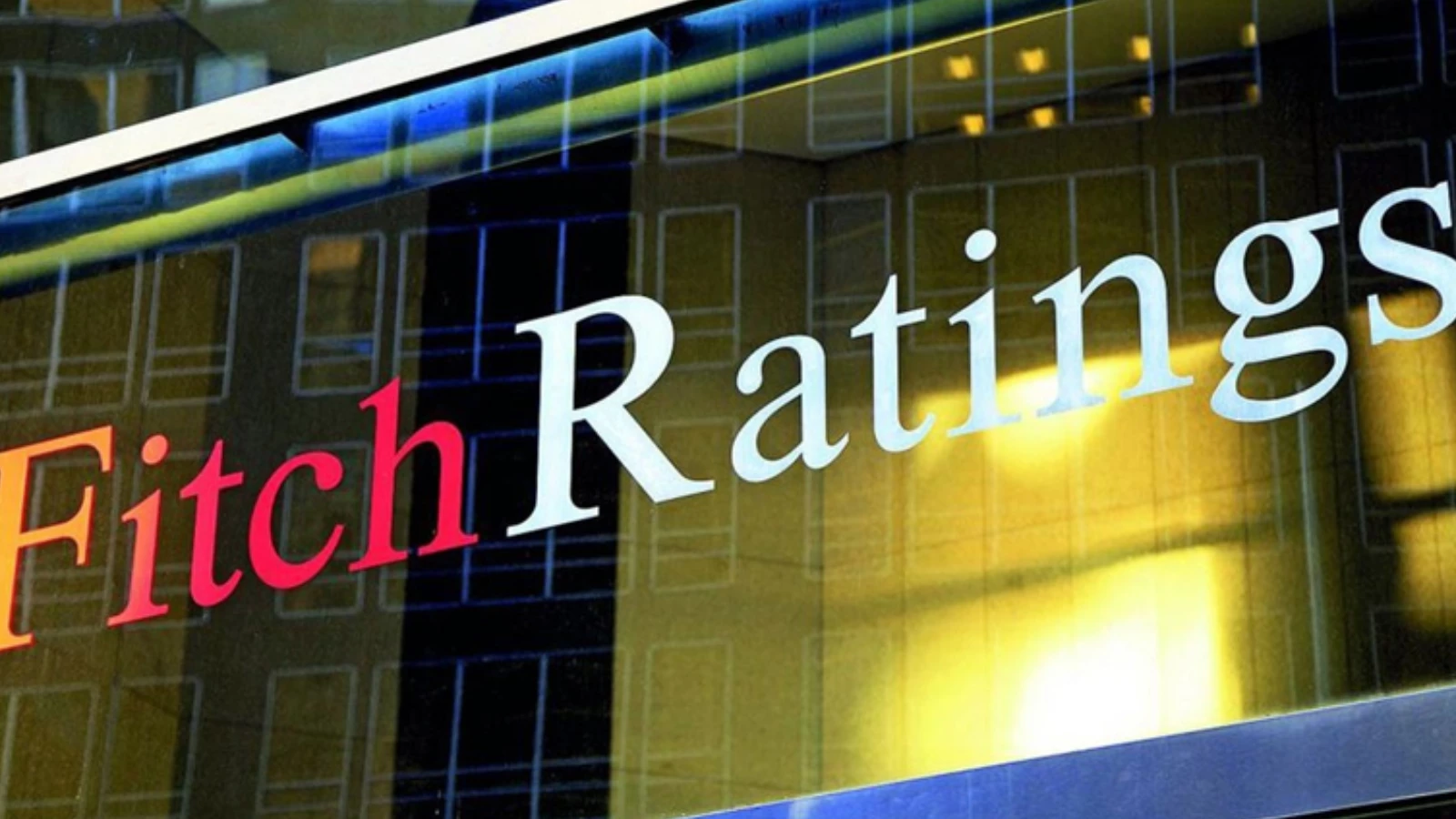 Fitch: Enflasyon, küresel ekonomik görünümü tehdit ediyor