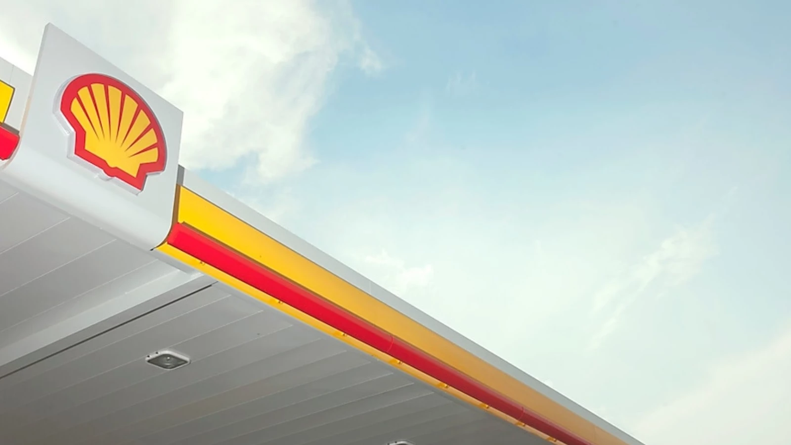 Shell, Rusya'dan ucuz petrol tedarik etmeye başladı