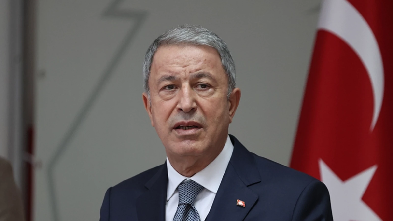 Hulusi Akar'dan Ukrayna'daki TSK'ye Ait Uçaklarla İlgili Açıklama