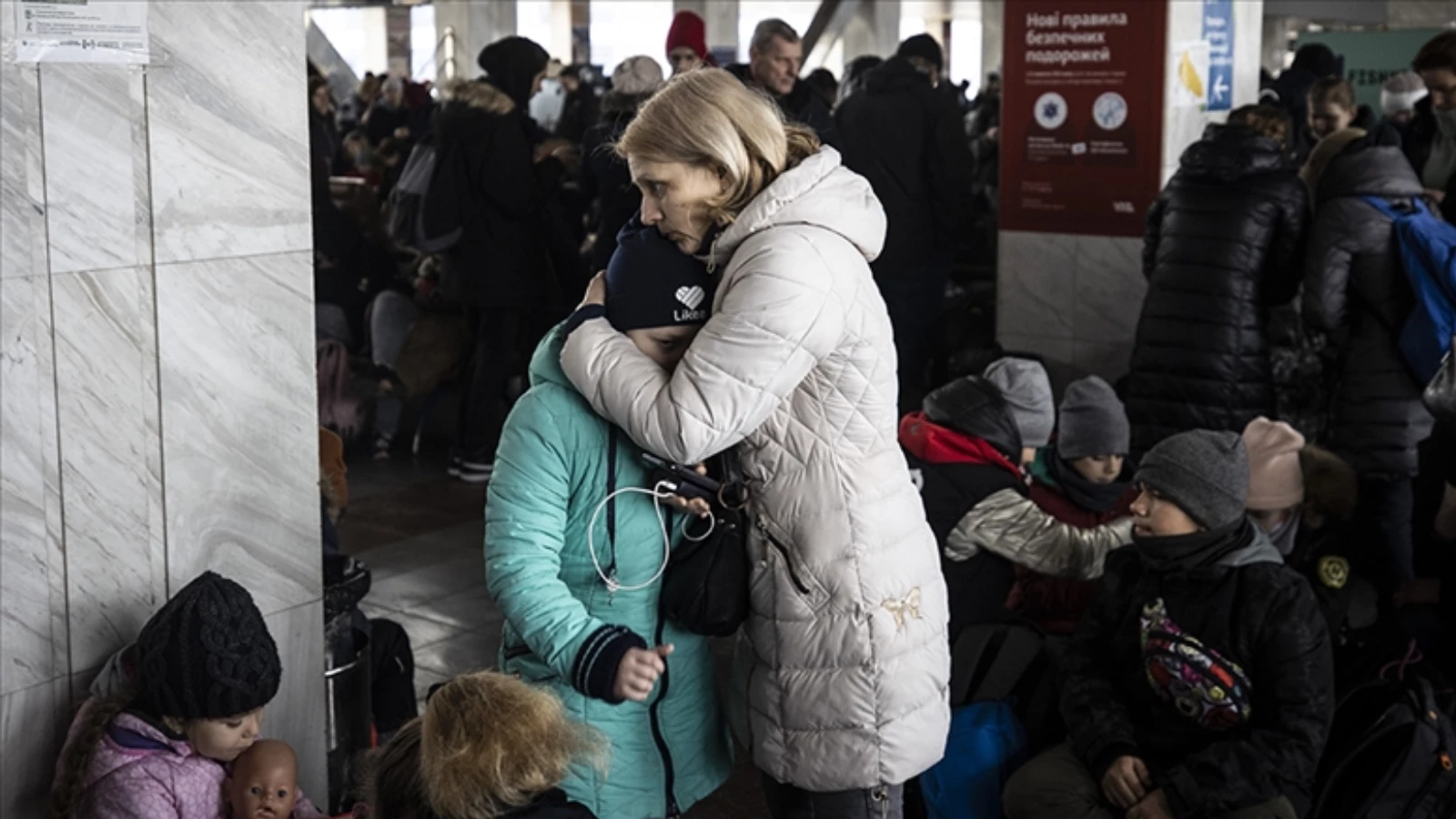 Ukrayna'da sivillerin tahliyesi için geçici ateşkes başladı