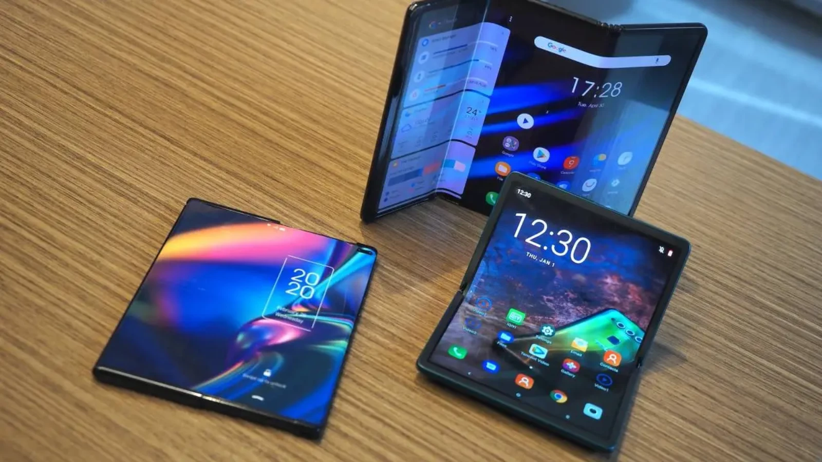 Samsung Origami Tasarımlı Katlanabilir Telefon