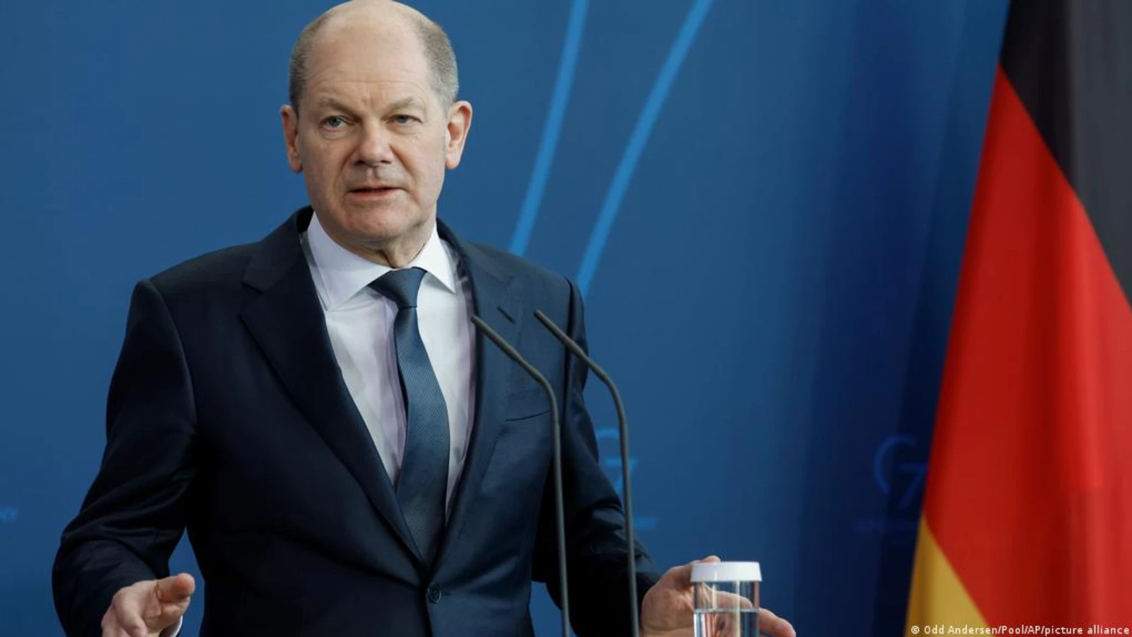 Scholz, NATO'nun savaşıa askeri olarak müdahale etmeyeceğini söyledi