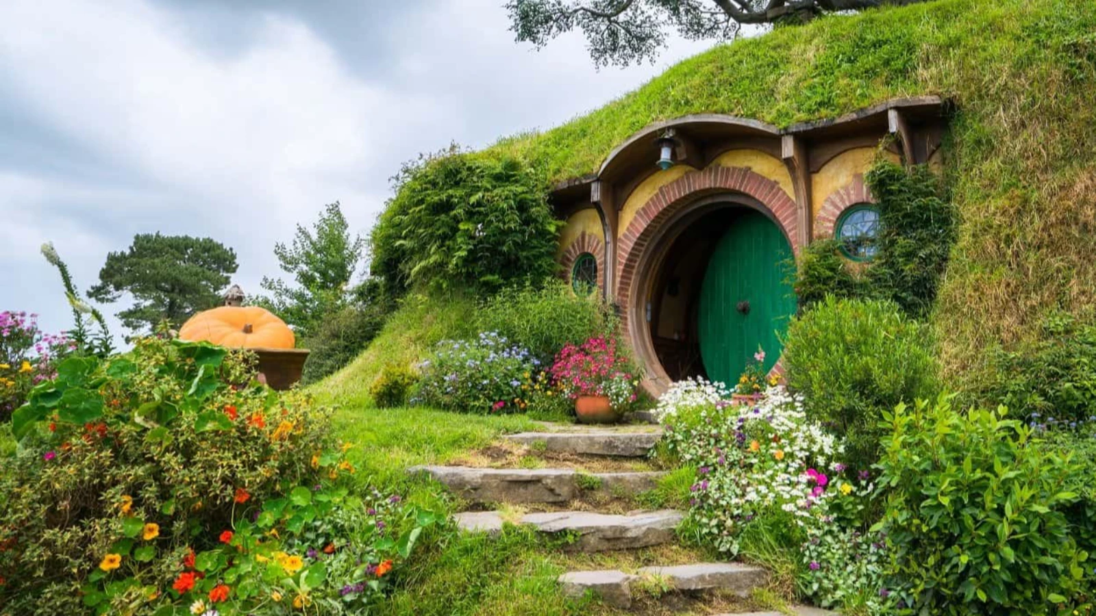 Yeni Zelanda Hobbit Köyü