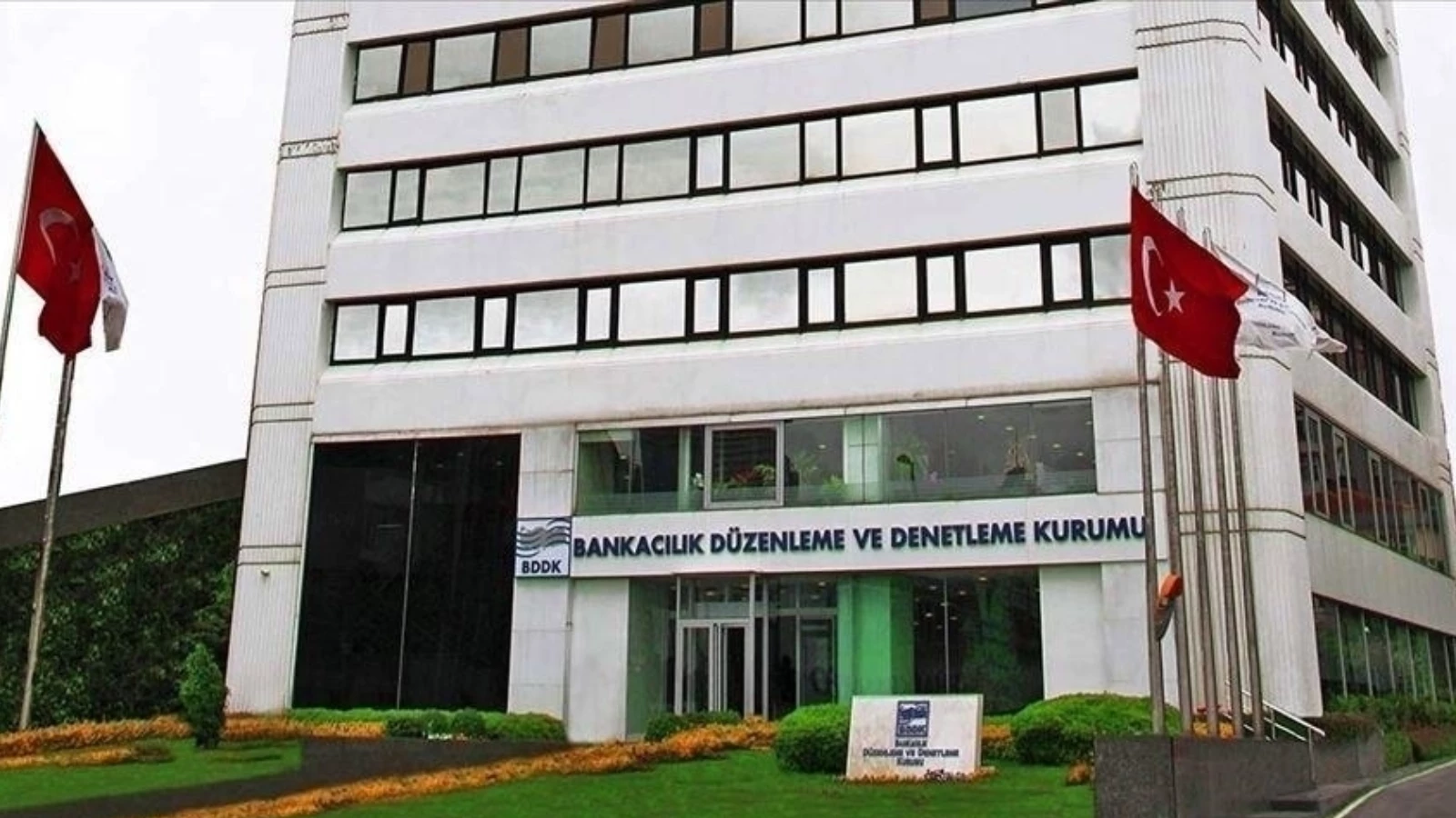 BDDK Mercedes Benz Kamyon Finansman AŞ'ye Faaliyet İzni Verdi