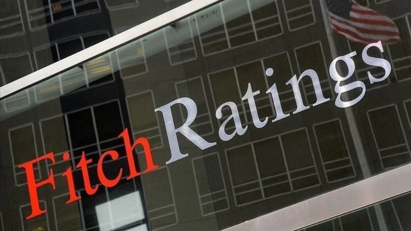 Fitch, küresel büyüme tahminini düşürdü