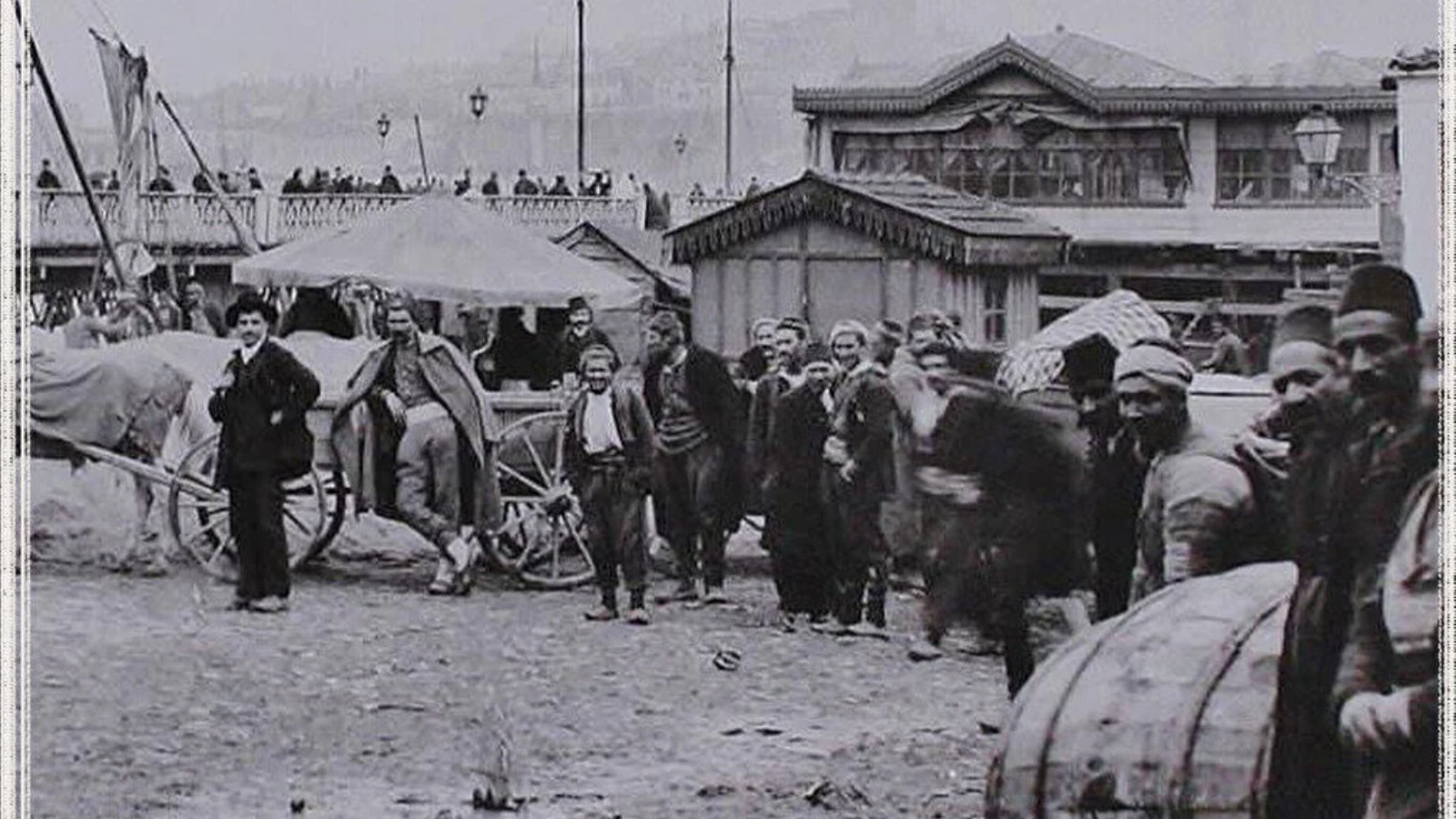 Geçmişte Esnaflar Eminönü'nden Manzaralar