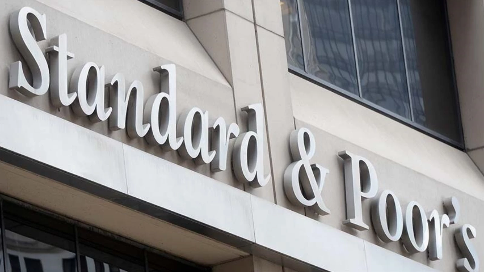 Standard & Poor's, küresel büyüme tahminini aşağı yönlü revize etti