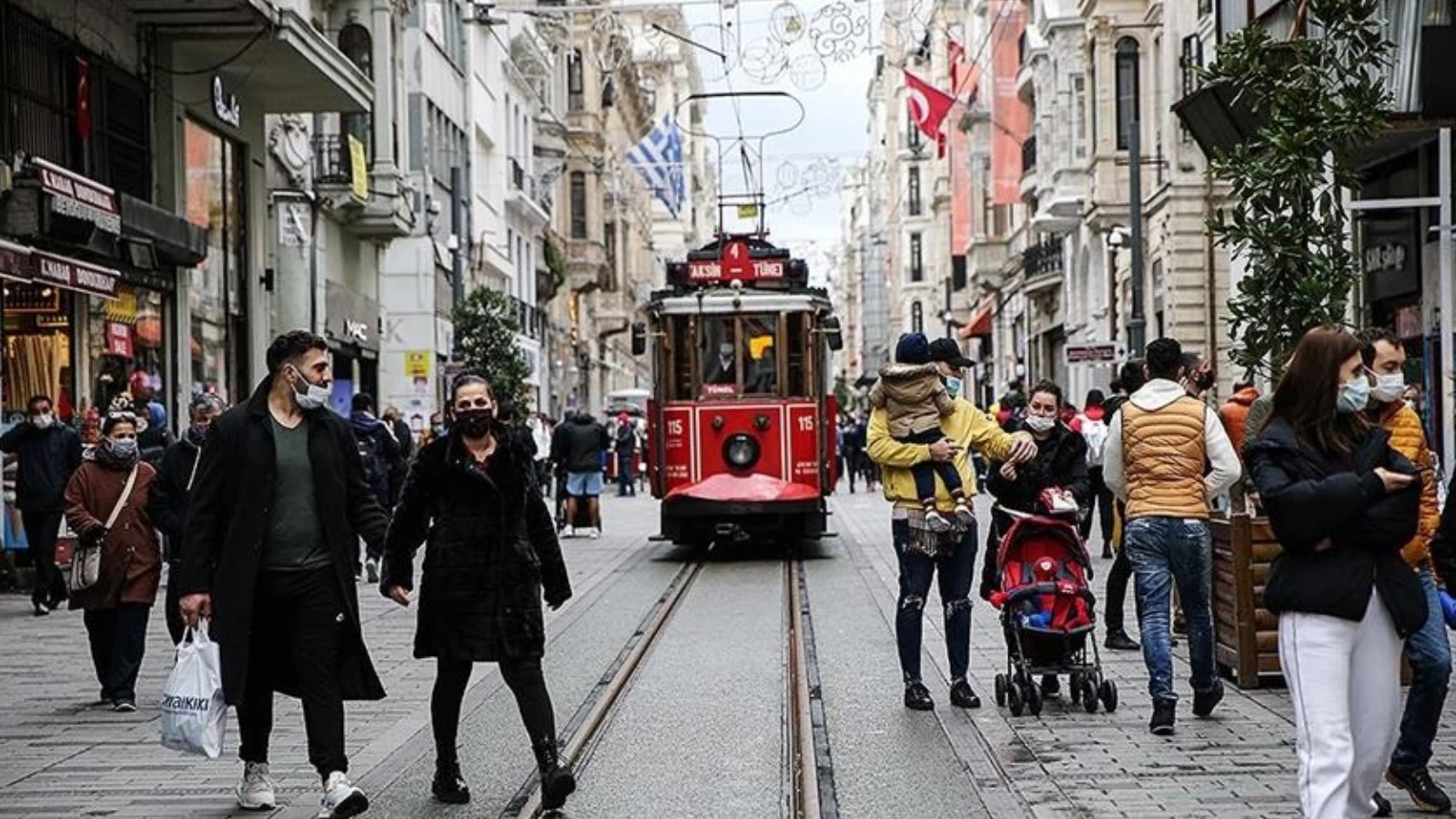 COVID'de vaka sayısı 10 binin altına düştü!