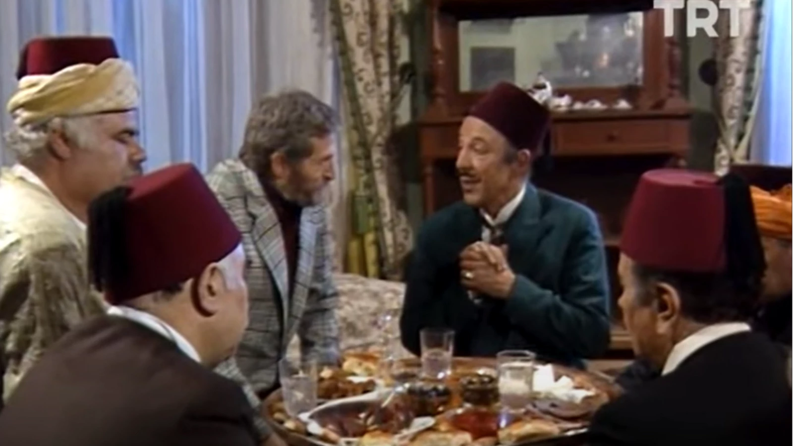 İftar Sofraları (1990) | TRT Arşiv