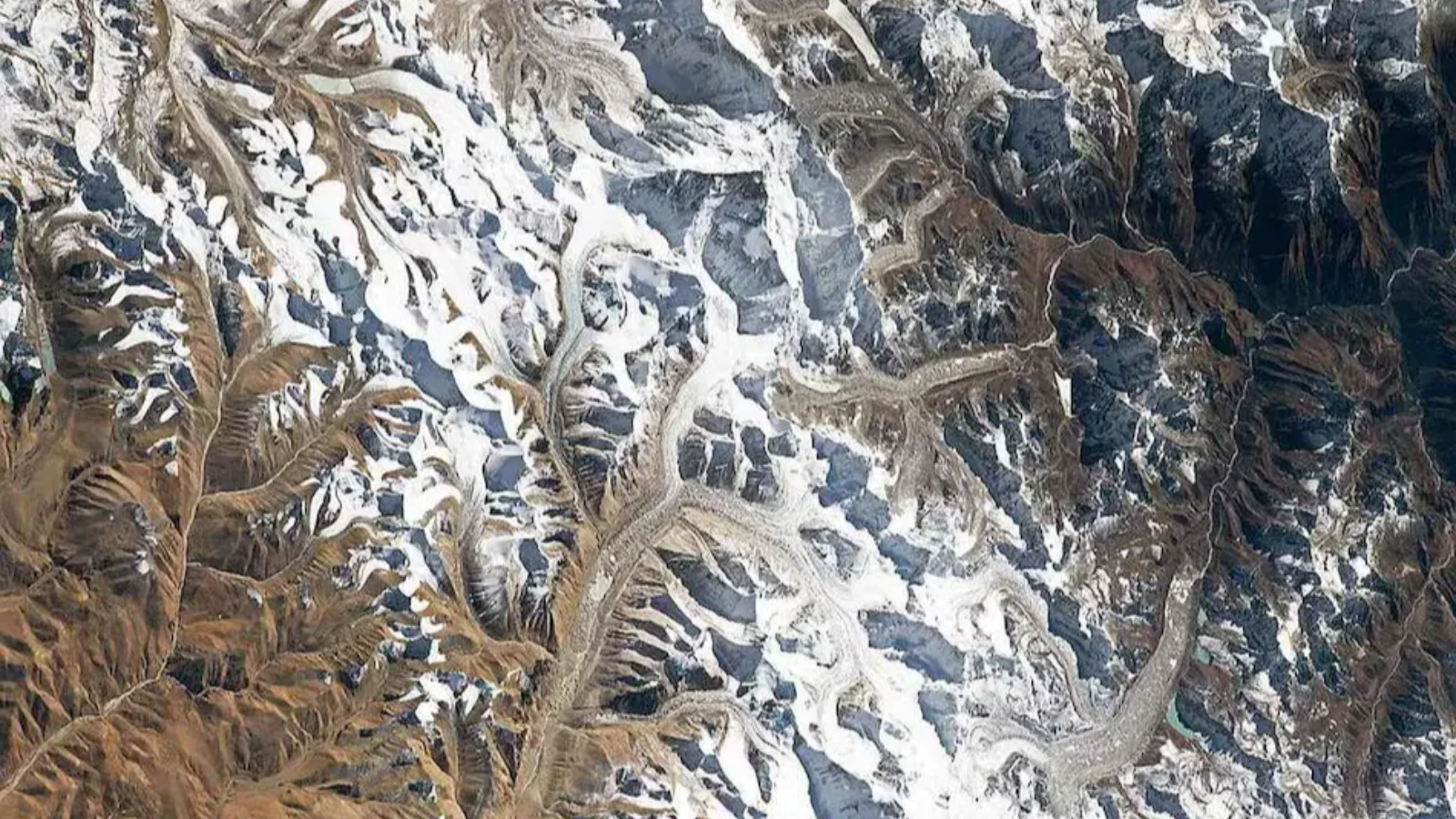 NASA'dan Everest'in Farklı Perspektif Fotoğrafı