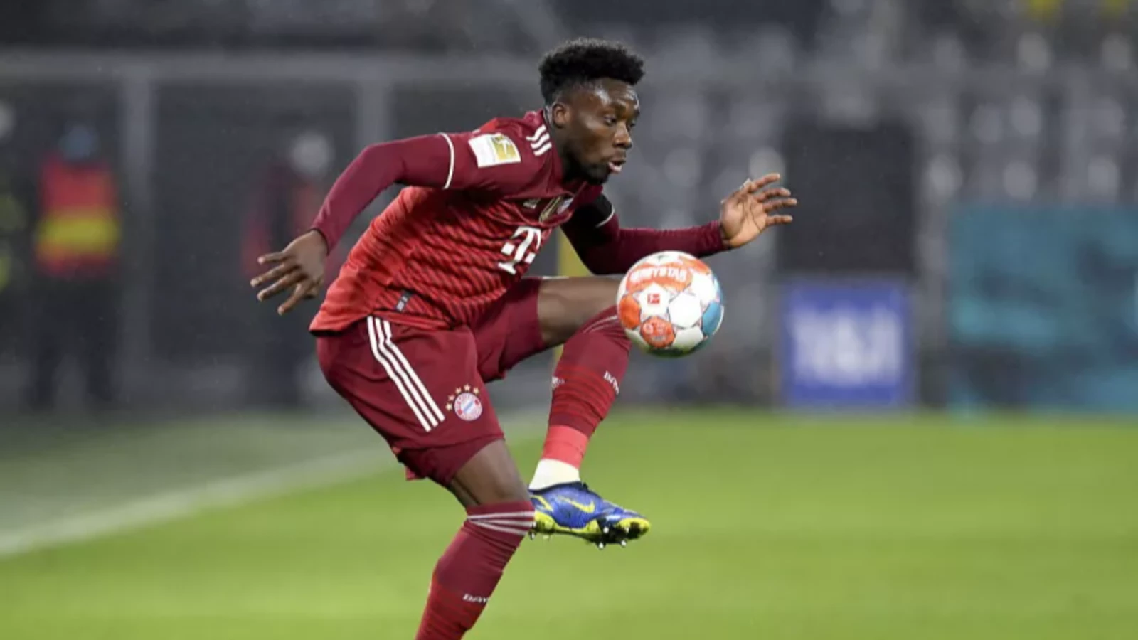 Bayern Münih Oyuncusu Alphonso Davies, CONCACAF Yılın Futbolcusu Seçildi!