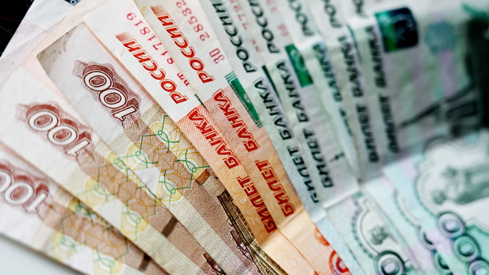 Ruble, konvertibilite para birimi özelliğini kaybetti