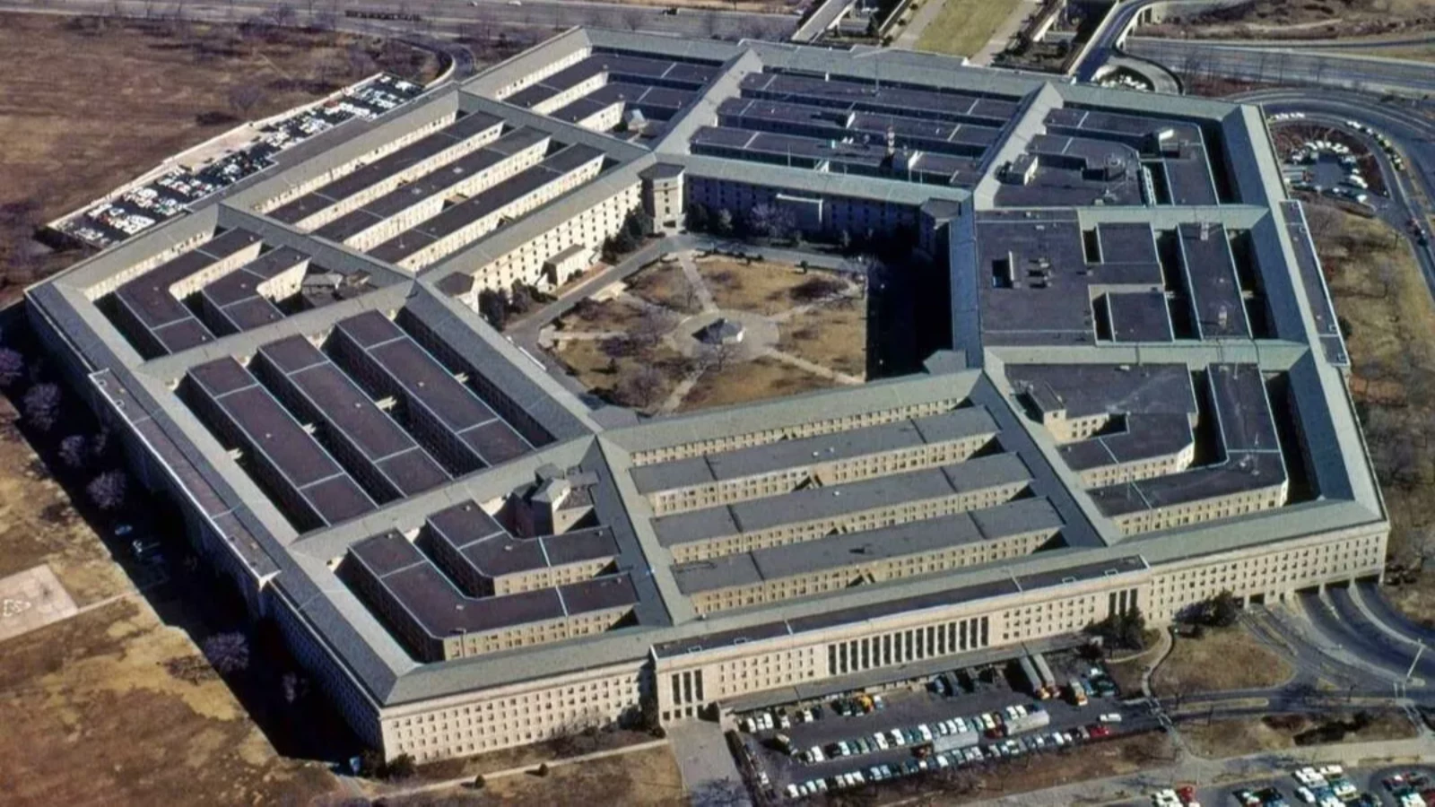 Pentagon: Rus "Moskova" gemisini Ukrayna vurdu