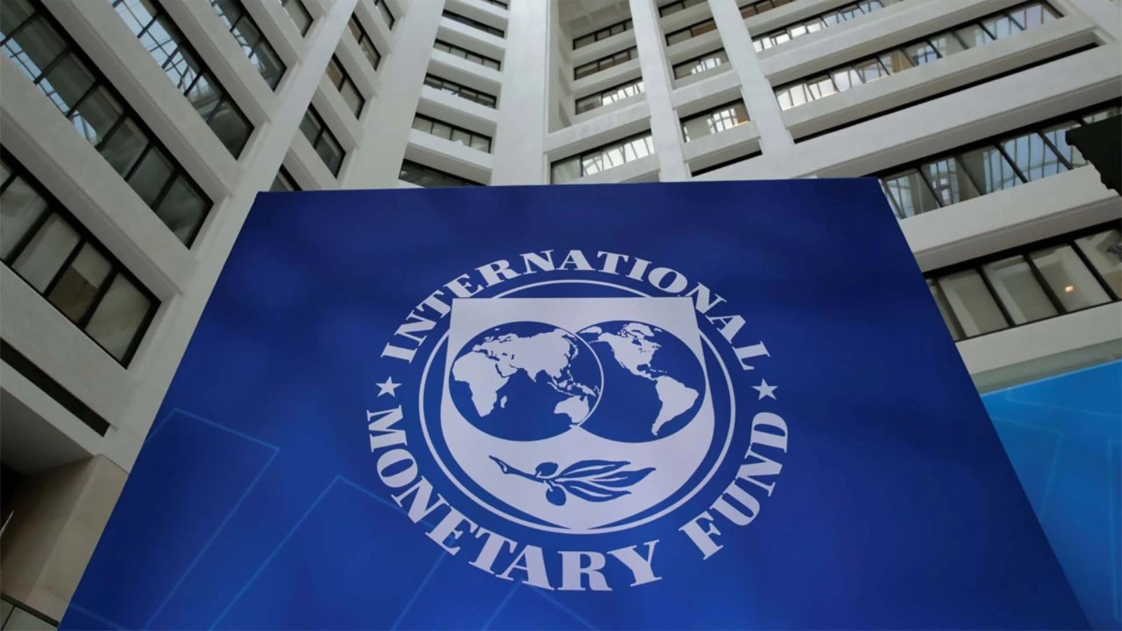 IMF, Küresel ekonomilerin büyüme tahminini düşürdü