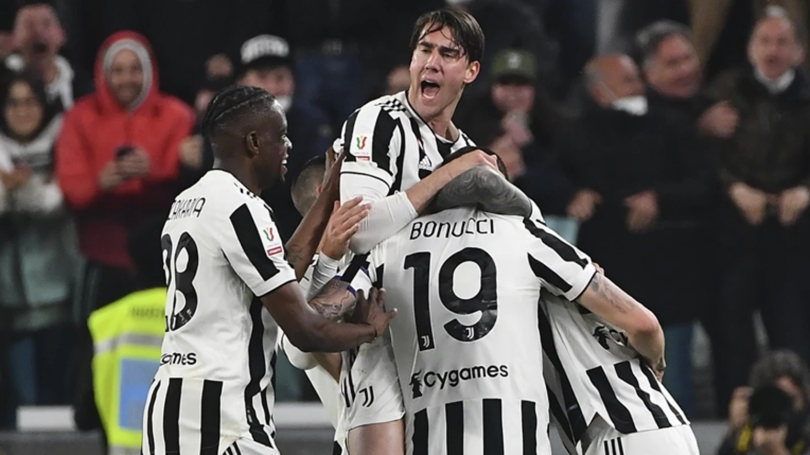 İtalya Kupası'nda Juventus Finale Yükseldi