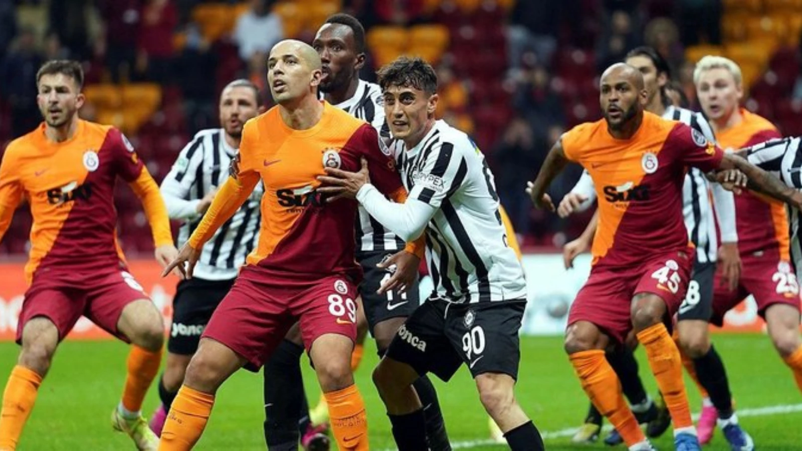 Süper Lig'de Galatasaray Altay'a Konuk Olacak