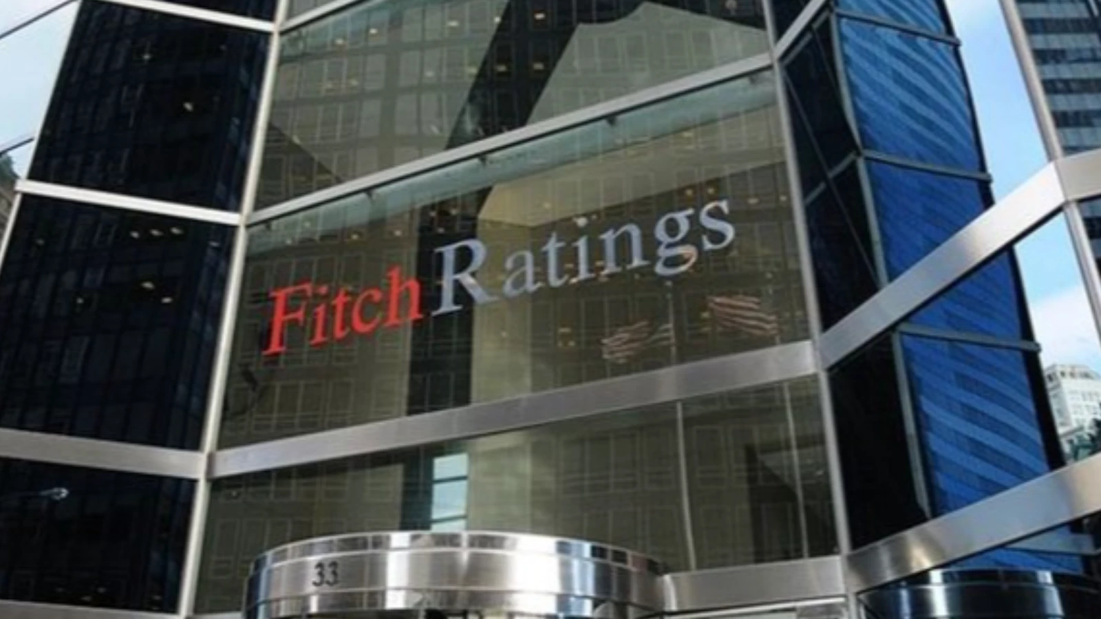 Fitch: Stagflasyon potansiyeli arttıkça temel kredi riskleri gelişiyor