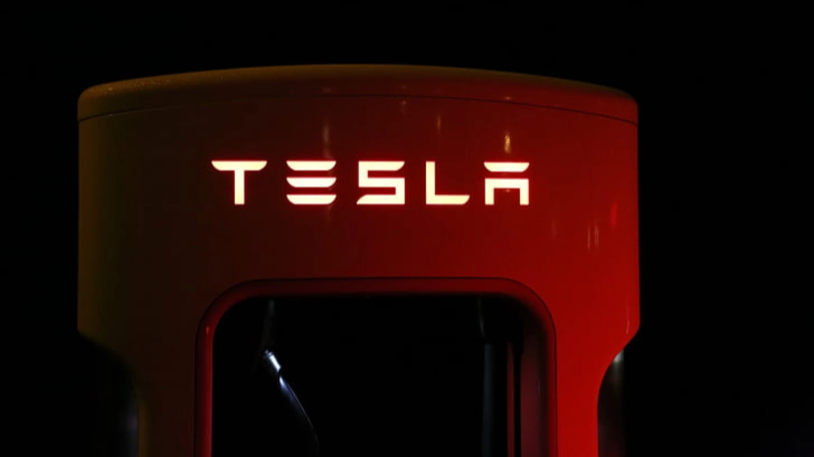 Tesla'nın piyasa değeri çakıldı