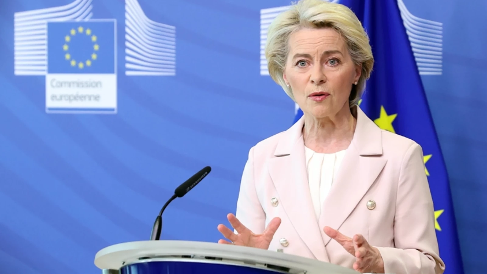 Leyen: Rusya’dan petrol alımını kesiyoruz