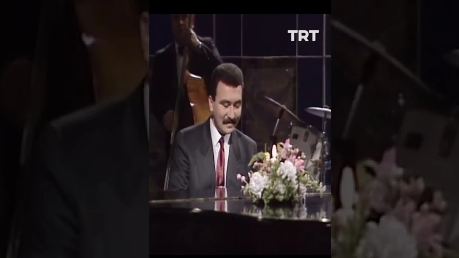 Ümit Besen İlk Defa Televizyonda (1988) | TRT Arşiv