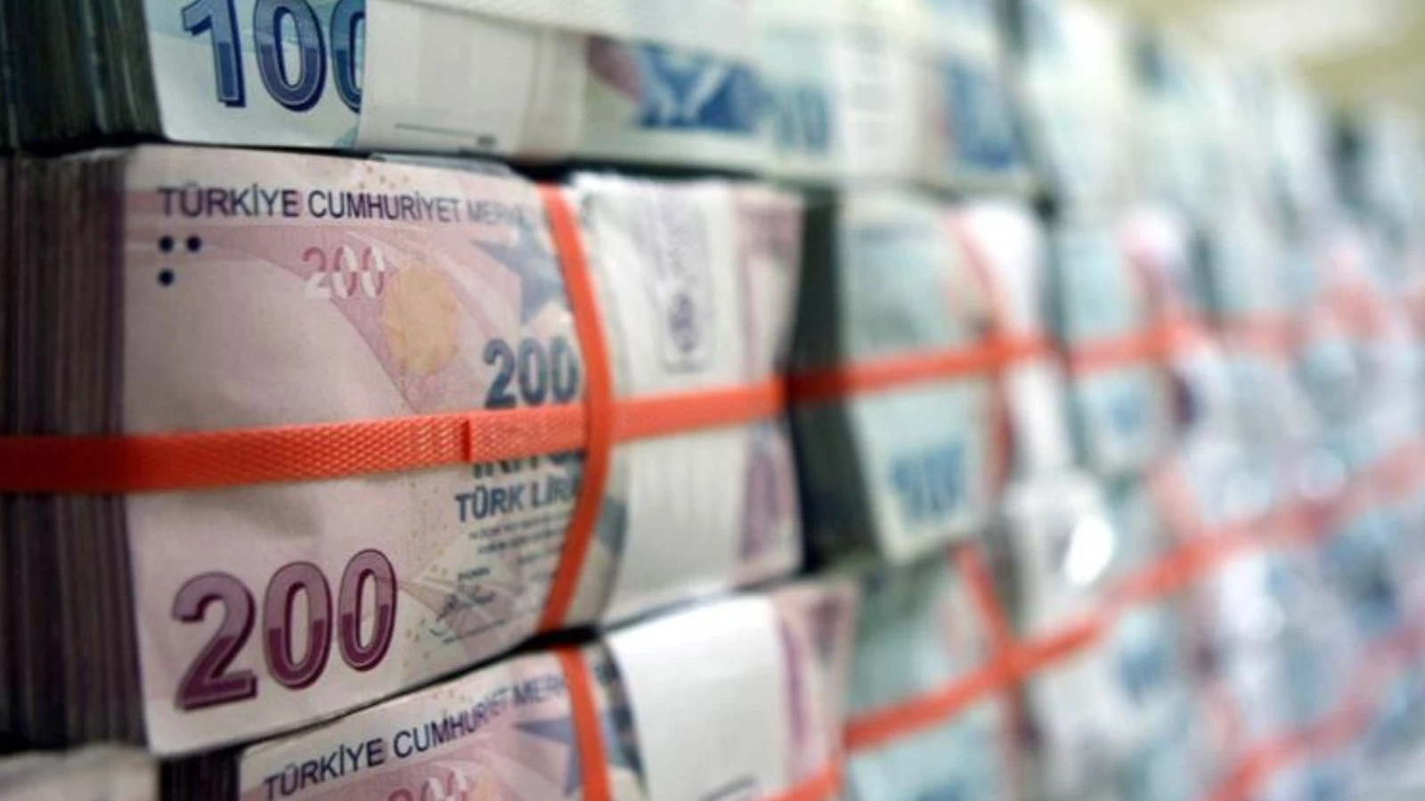 Bankacılık sektörünün kredi hacmi yükseliyor