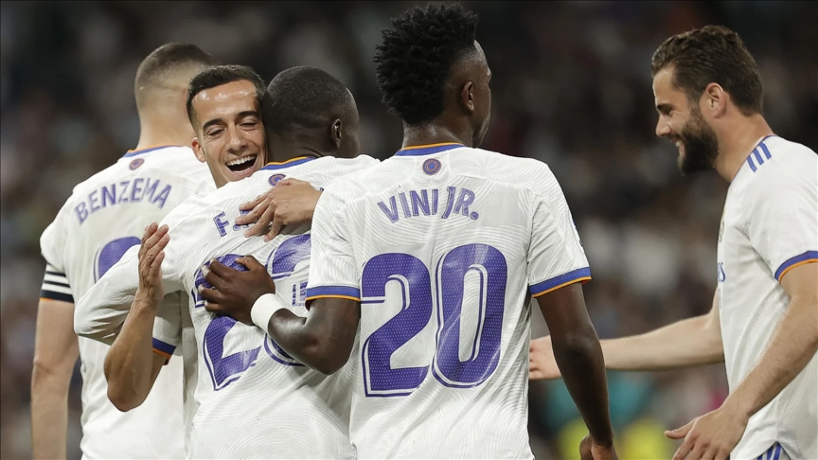 Real Madrid Levante'yi 6-0 Yendi