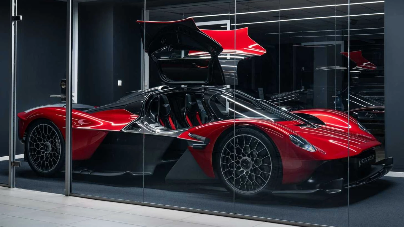 Aston Martin Valkyrie'dan İlk Görüntüler