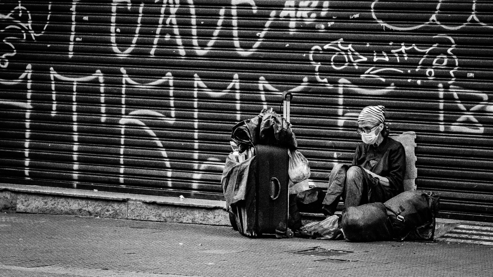 İzmir'de yasa dışı geçiş hazırlığındaki 27 düzensiz göçmen yakalandı