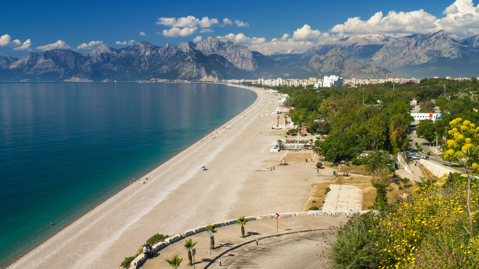 Turizmciler Rusya-Ukrayna Savaşı'nın etkilerine rağmen sezondan umutlu