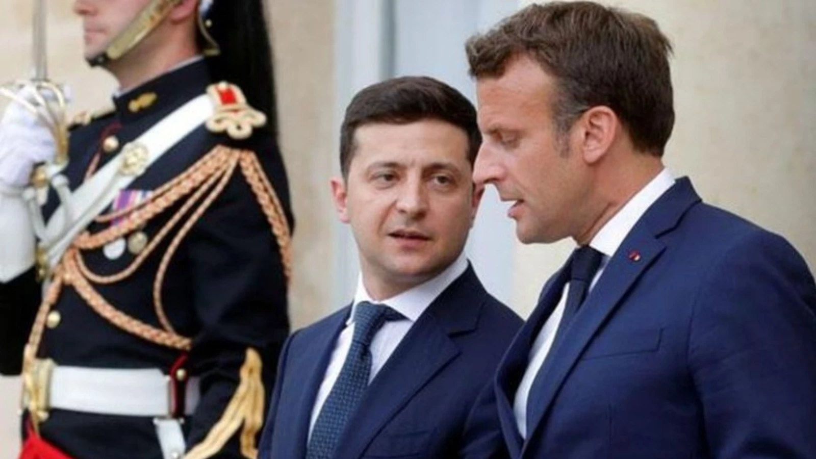 Macron'dan, Zelenskiy ile AB üyeliği görüşmesi